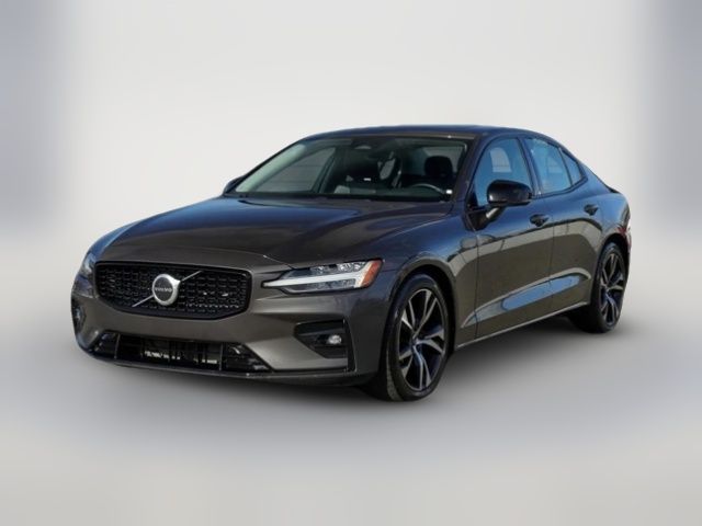 2024 Volvo S60 Core Dark Theme
