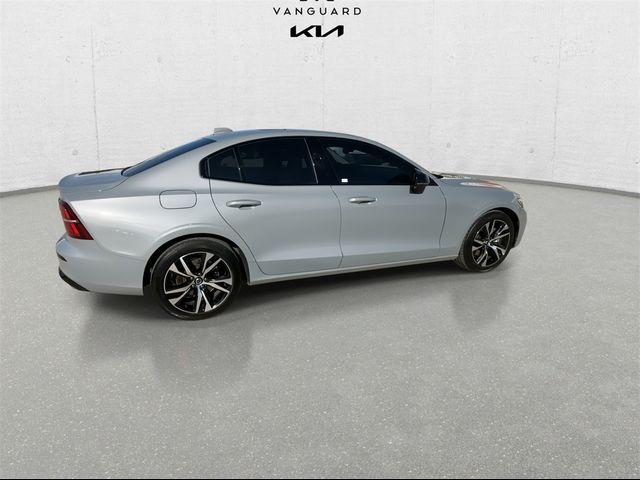 2024 Volvo S60 Core Dark Theme