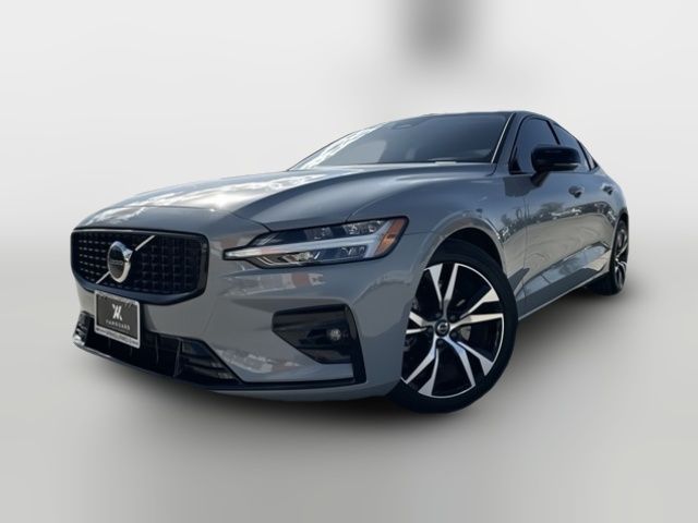 2024 Volvo S60 Core Dark Theme
