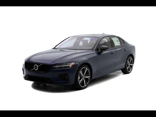 2024 Volvo S60 Core Dark Theme