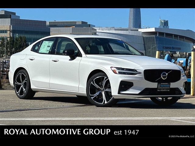 2024 Volvo S60 Core Dark Theme