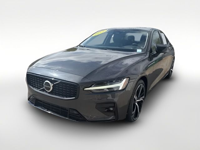 2024 Volvo S60 Core Dark Theme