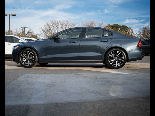 2024 Volvo S60 Core Dark Theme