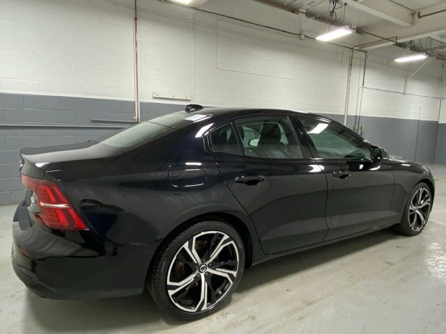 2024 Volvo S60 Core Dark Theme