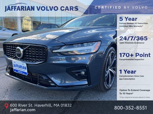 2024 Volvo S60 Core Dark Theme