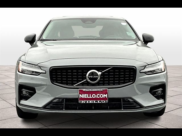 2024 Volvo S60 Core Dark Theme