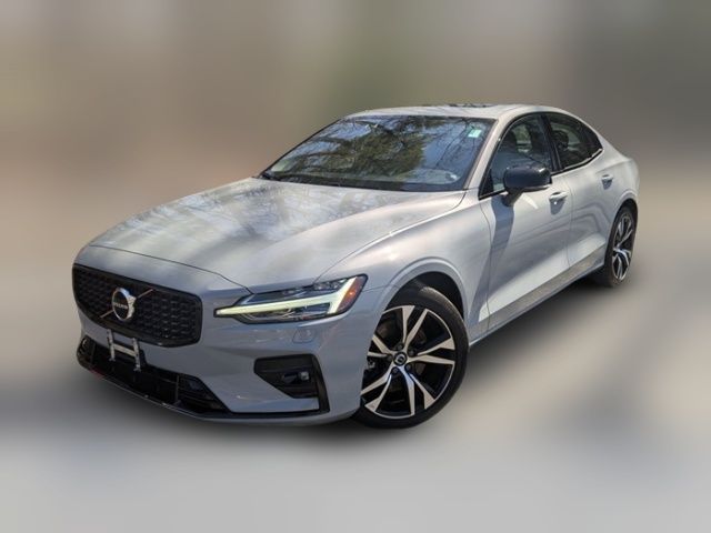 2024 Volvo S60 Core Dark Theme