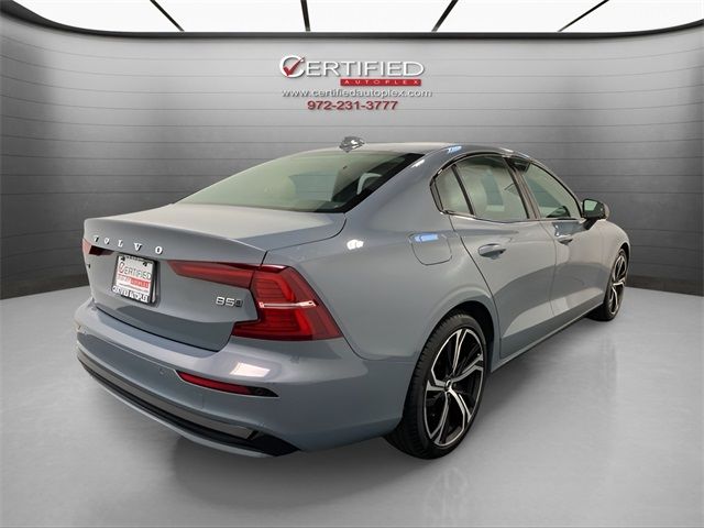 2024 Volvo S60 Core Dark Theme