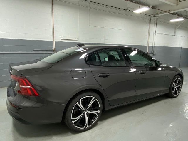 2024 Volvo S60 Core Dark Theme