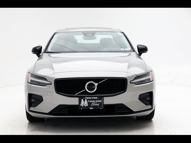 2024 Volvo S60 Core Dark Theme