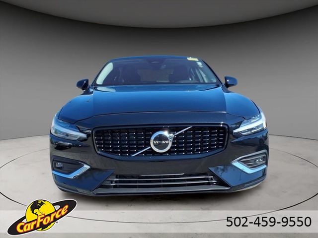 2024 Volvo S60 Core Dark Theme