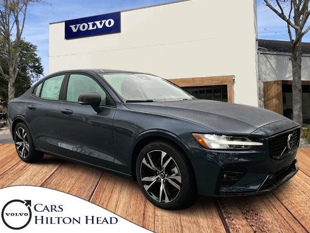 2024 Volvo S60 Core Dark Theme