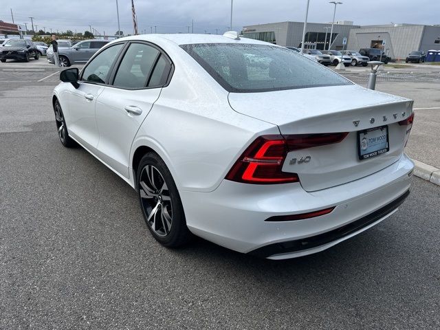 2024 Volvo S60 Core Dark Theme