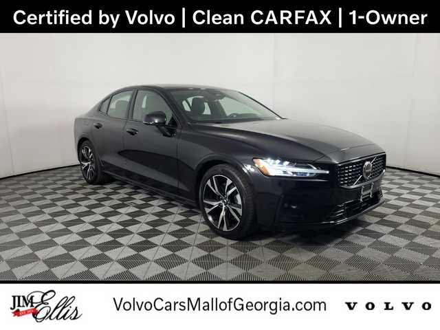 2024 Volvo S60 Core Dark Theme