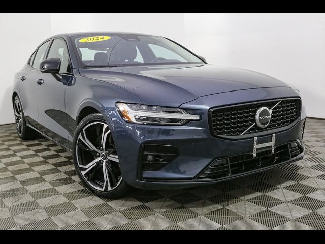 2024 Volvo S60 Core Dark Theme