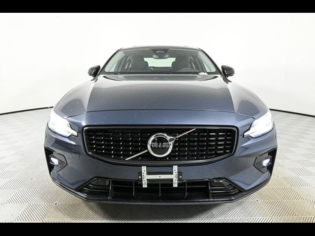 2024 Volvo S60 Core Dark Theme