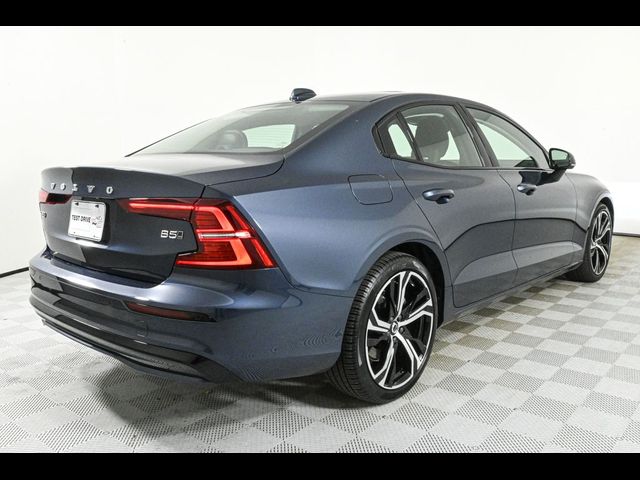 2024 Volvo S60 Core Dark Theme