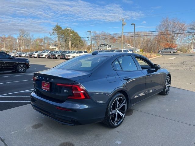 2024 Volvo S60 Core Dark Theme