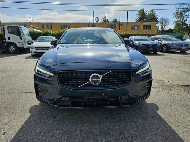 2024 Volvo S60 Core Dark Theme