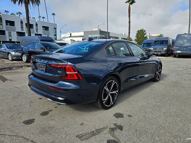 2024 Volvo S60 Core Dark Theme
