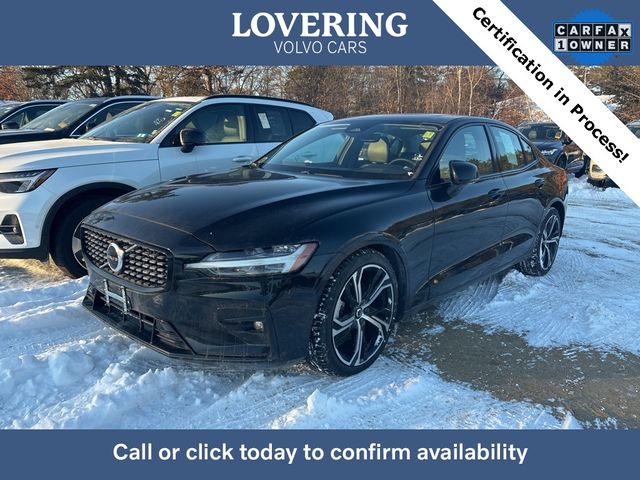 2024 Volvo S60 Core Dark Theme