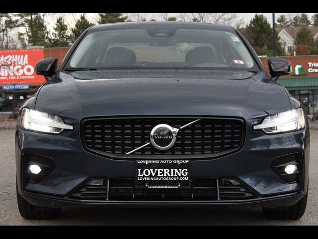 2024 Volvo S60 Core Dark Theme