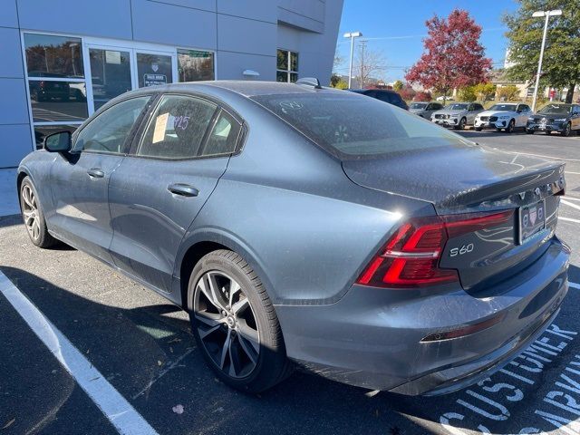 2024 Volvo S60 Core Dark Theme