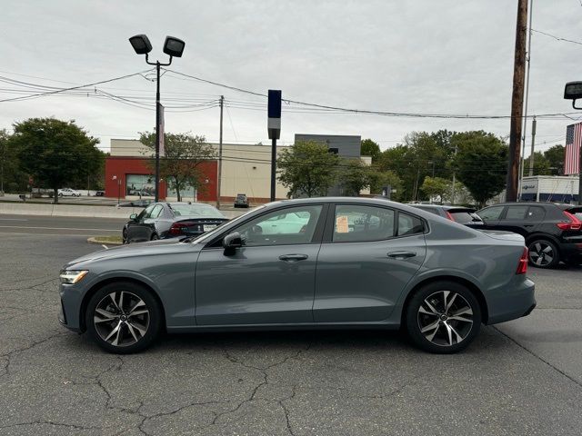 2024 Volvo S60 Core Dark Theme