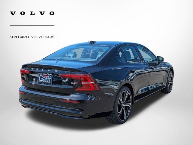 2024 Volvo S60 Core Dark Theme