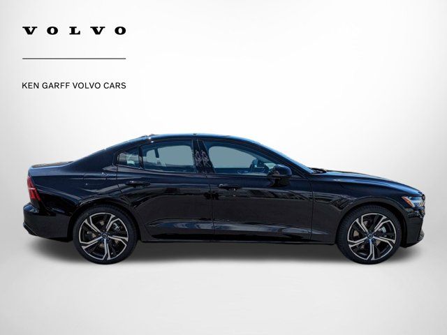 2024 Volvo S60 Core Dark Theme