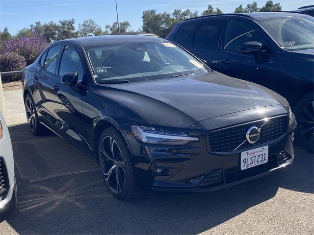 2024 Volvo S60 Core Dark Theme