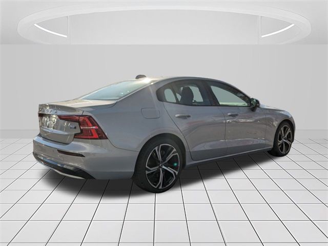 2024 Volvo S60 Core Dark Theme