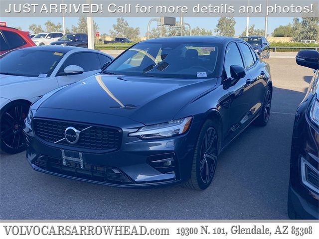 2024 Volvo S60 Core Dark Theme