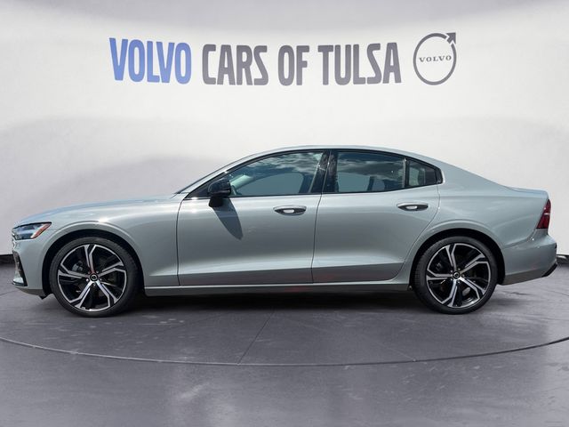 2024 Volvo S60 Core Dark Theme