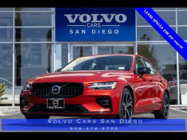 2024 Volvo S60 Core Dark Theme