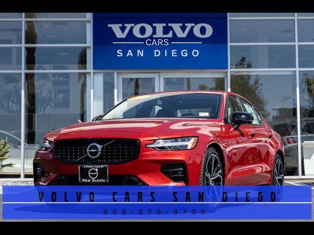 2024 Volvo S60 Core Dark Theme