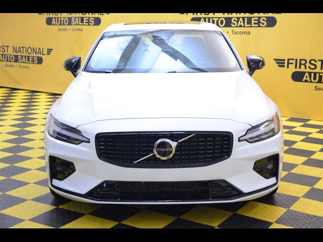 2024 Volvo S60 Core Dark Theme