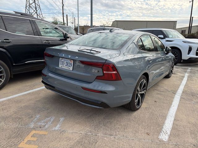 2024 Volvo S60 Core Dark Theme