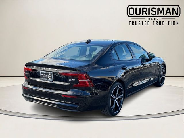 2024 Volvo S60 Core Dark Theme