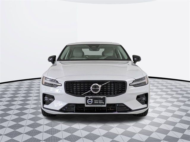 2024 Volvo S60 Core Dark Theme