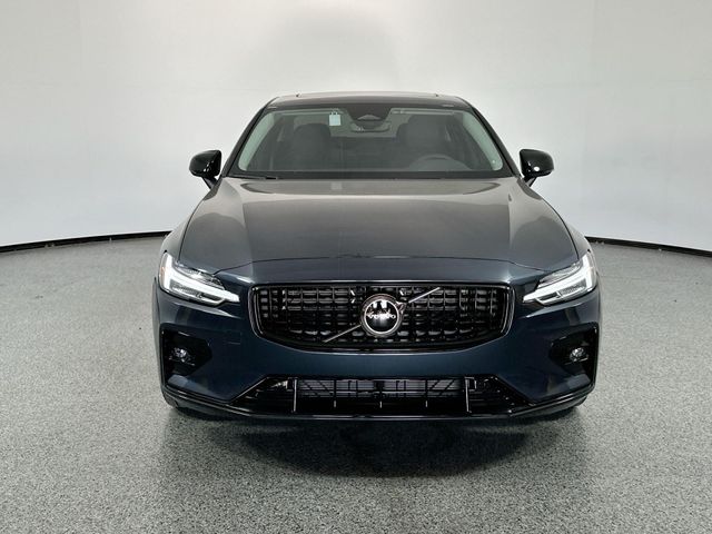 2024 Volvo S60 Core Dark Theme