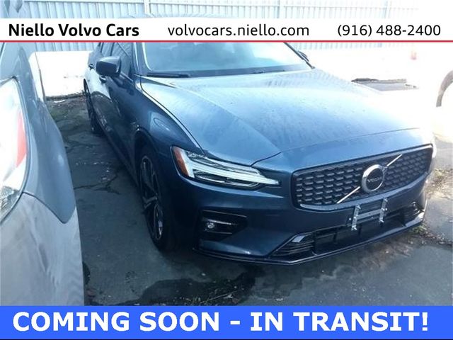 2024 Volvo S60 Core Dark Theme