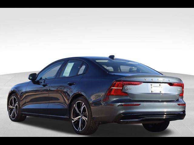 2024 Volvo S60 Core Dark Theme