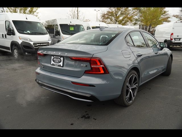 2024 Volvo S60 Core Dark Theme