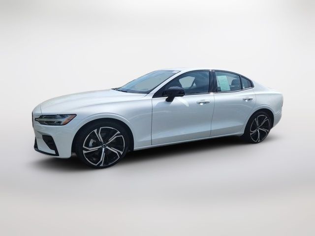 2024 Volvo S60 Core Dark Theme