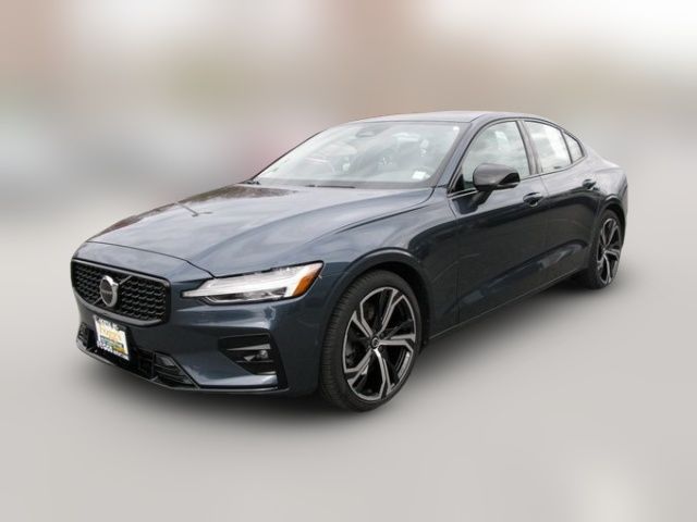 2024 Volvo S60 Core Dark Theme