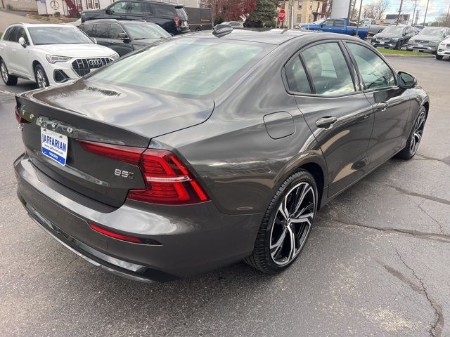 2024 Volvo S60 Core Dark Theme