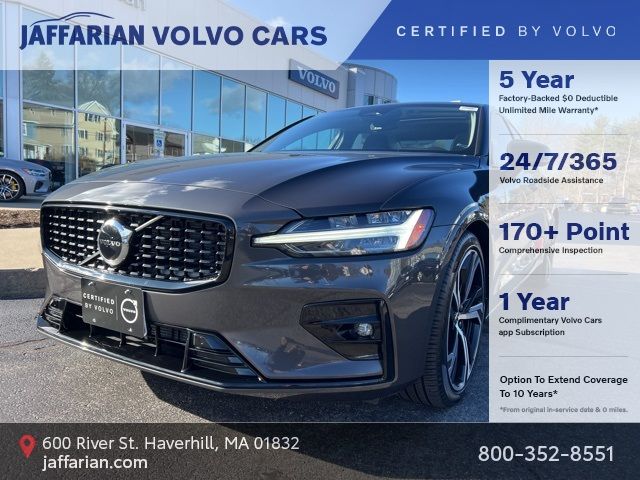 2024 Volvo S60 Core Dark Theme