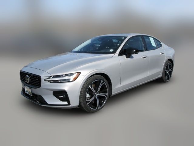 2024 Volvo S60 Core Dark Theme