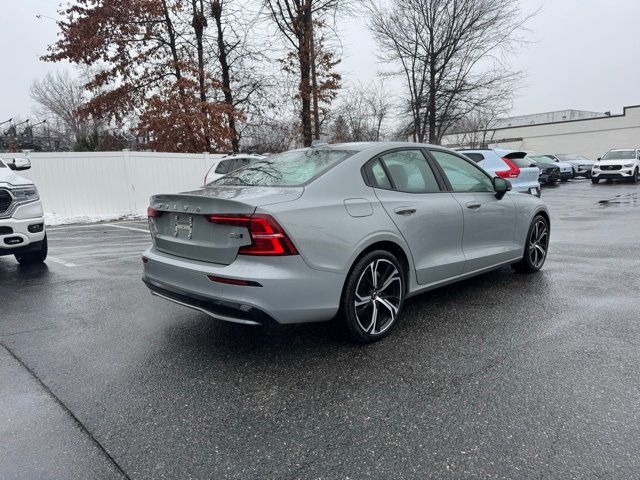 2024 Volvo S60 Core Dark Theme